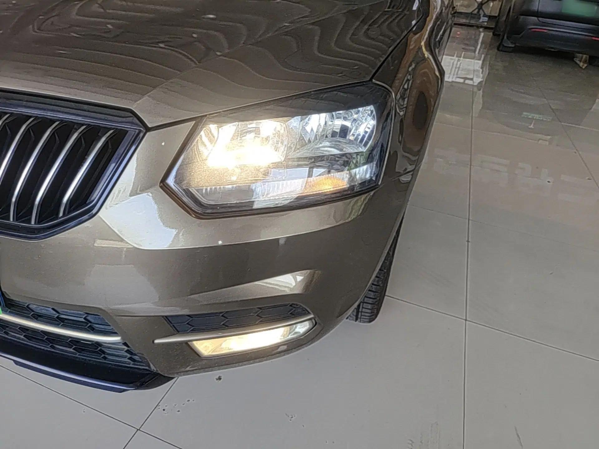 Skoda Yeti 2016 1.4TSI DSG Style Edition — миниатюра 8