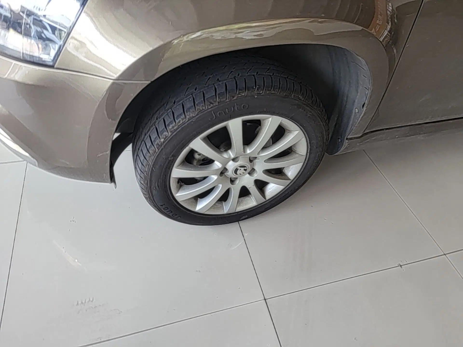 Skoda Yeti 2016 1.4TSI DSG Style Edition — миниатюра 10