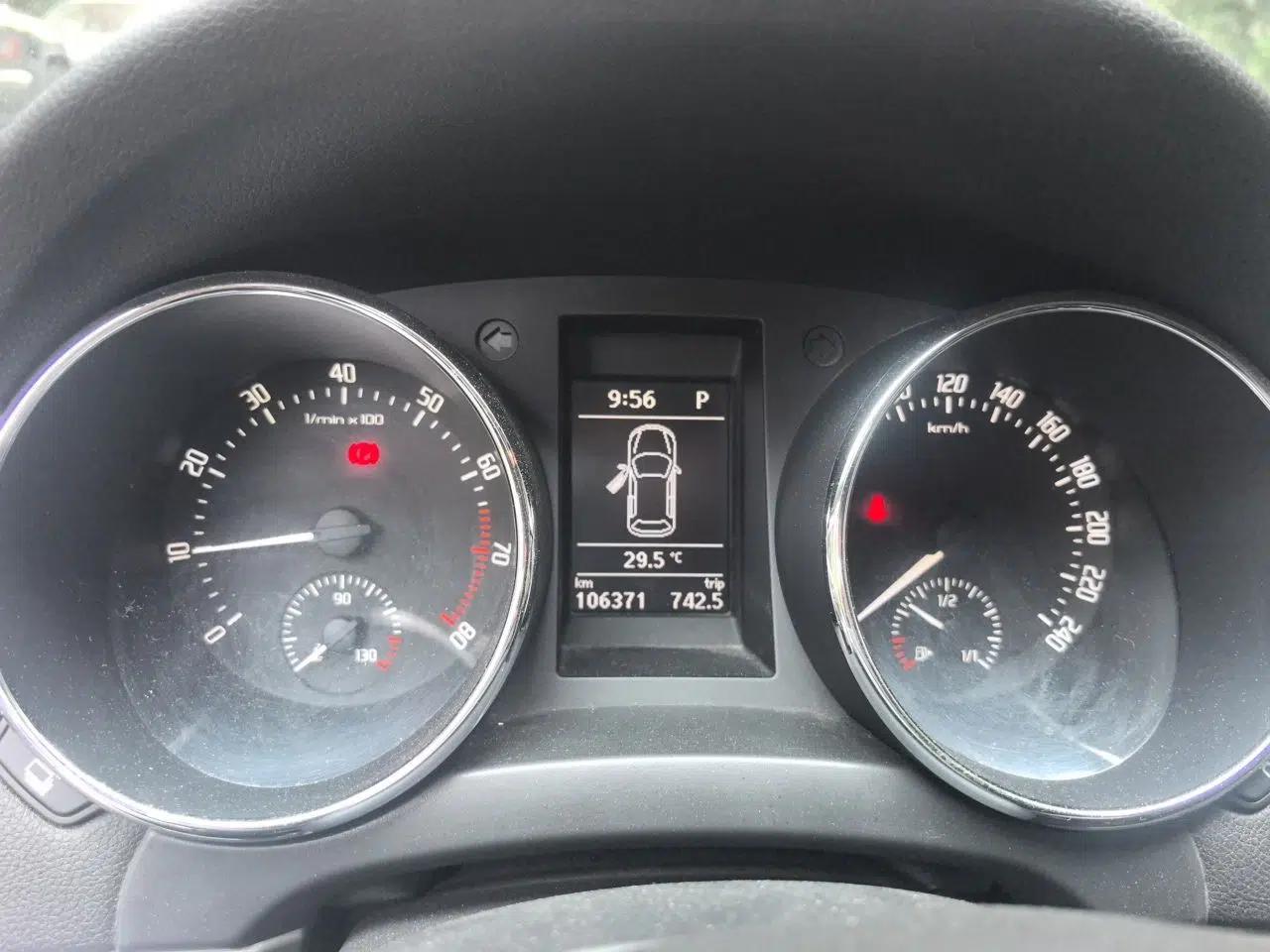 Skoda Yeti 2013 1.8T DSG Luxury Edition — миниатюра 11