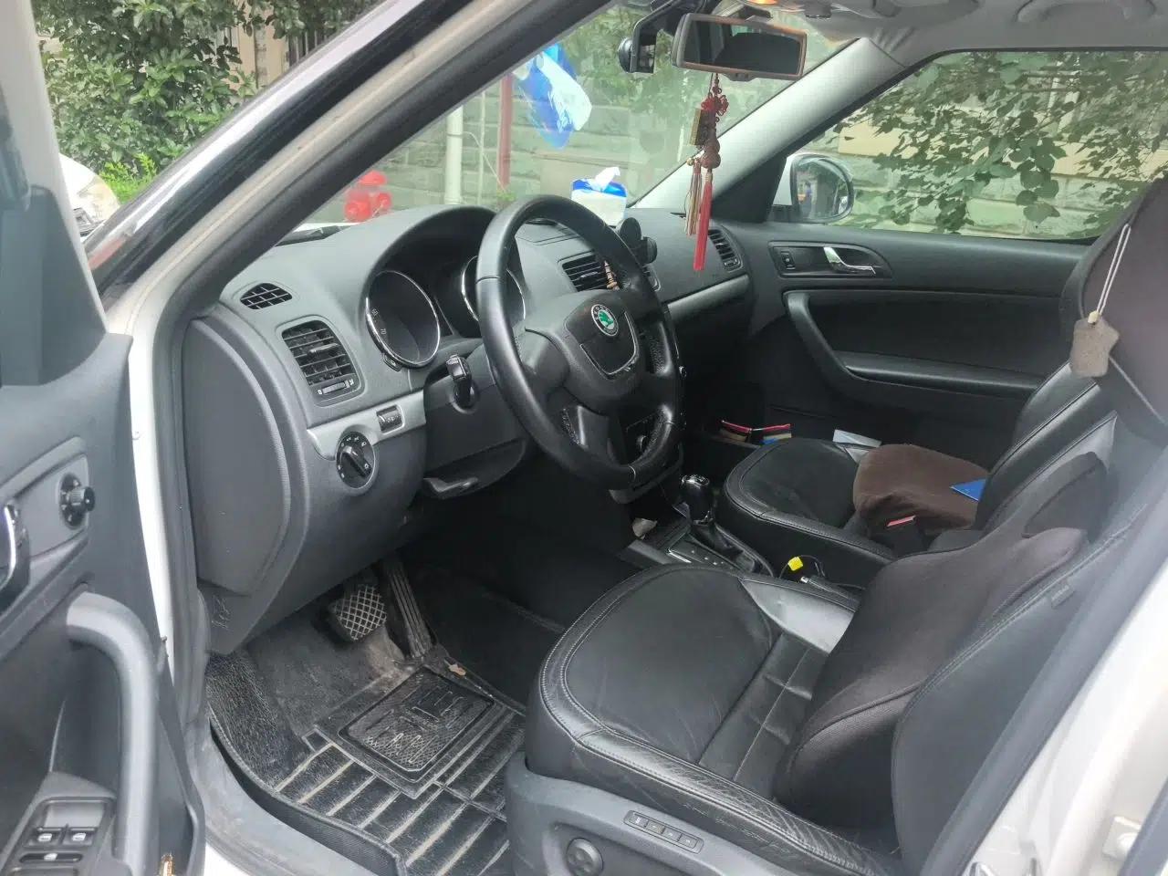 Skoda Yeti 2013 1.8T DSG Luxury Edition — миниатюра 16