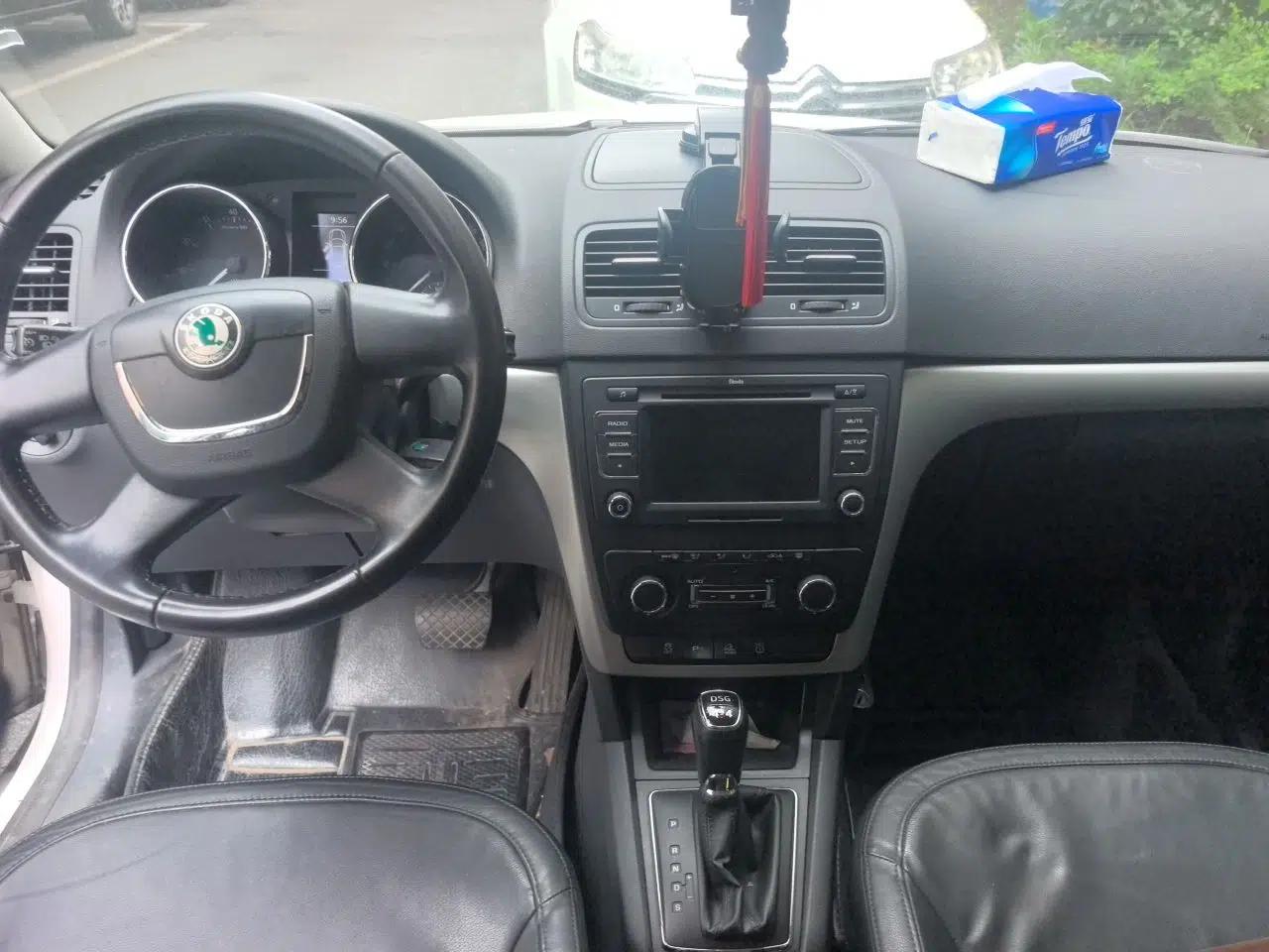 Skoda Yeti 2013 1.8T DSG Luxury Edition — миниатюра 9