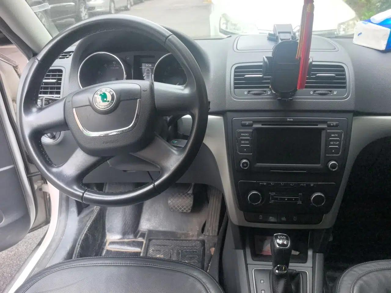 Skoda Yeti 2013 1.8T DSG Luxury Edition — миниатюра 10