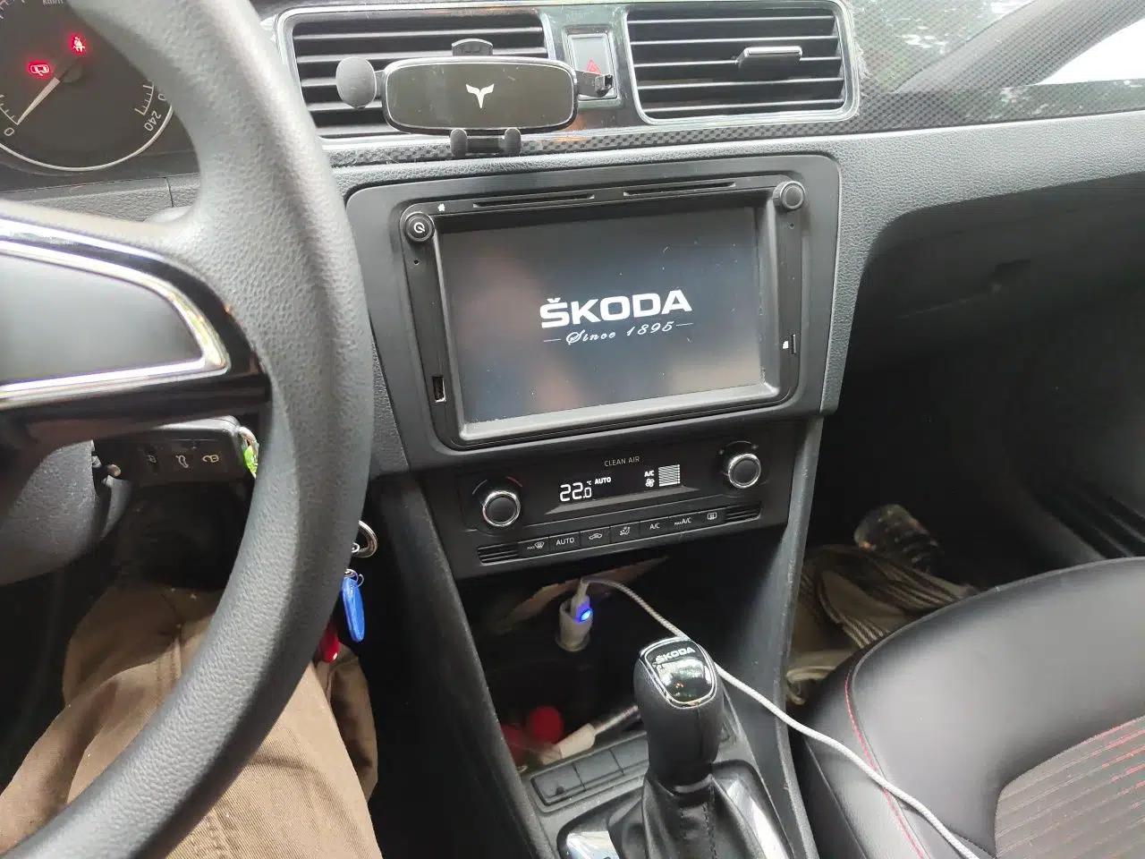 Skoda Rapid Spaceback 2016 Revised 1.6L Automatic Smart Drive Version — миниатюра 13