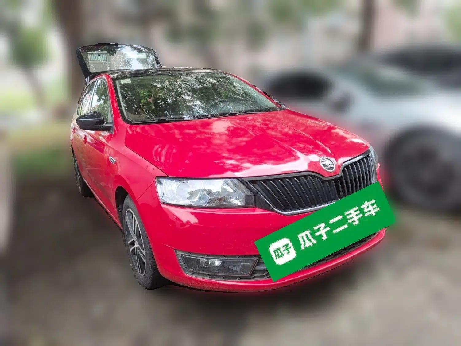 Skoda Rapid Spaceback 2016 Revised 1.6L Automatic Smart Drive Version — миниатюра 3