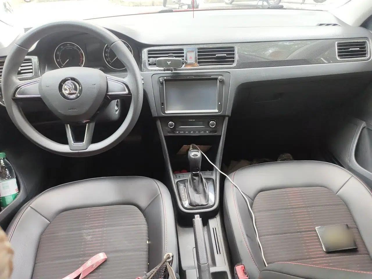 Skoda Rapid Spaceback 2016 Revised 1.6L Automatic Smart Drive Version — миниатюра 9