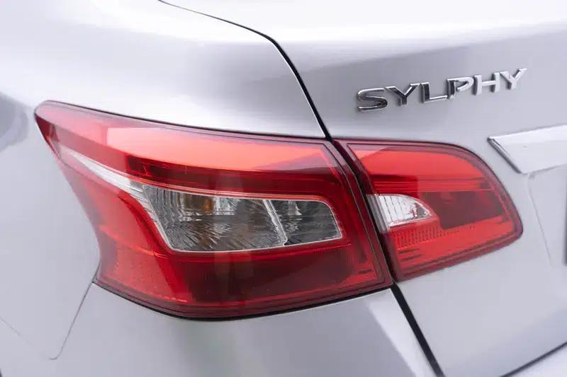 Nissan Sylphy 2019 1.6XV CVT Smart Connect Premium Edition (China VI Emission Standard) — миниатюра 13
