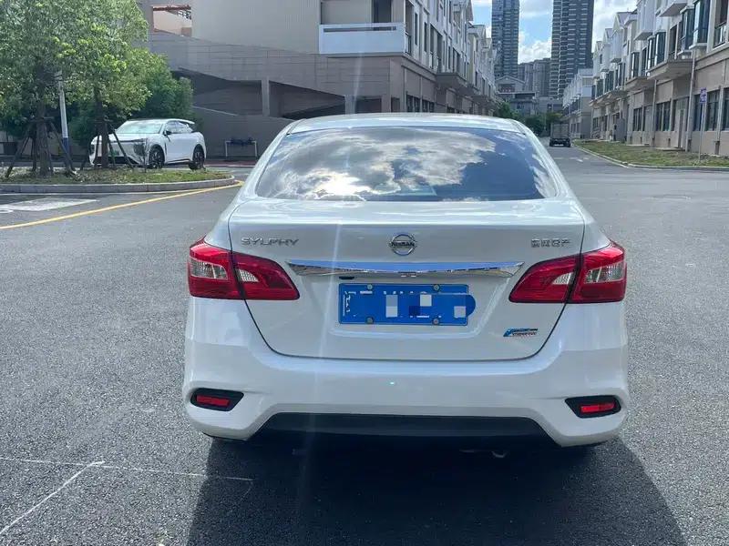 Nissan Sylphy 2016 1.6XL CVT Luxury Edition — миниатюра 5