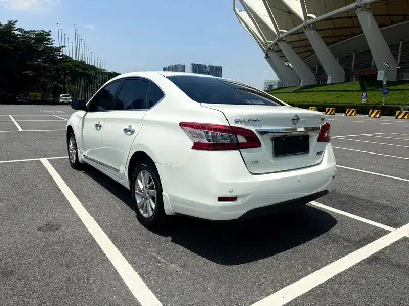 Nissan Sylphy 2012 1.8XL CVT Luxury Edition — миниатюра 5