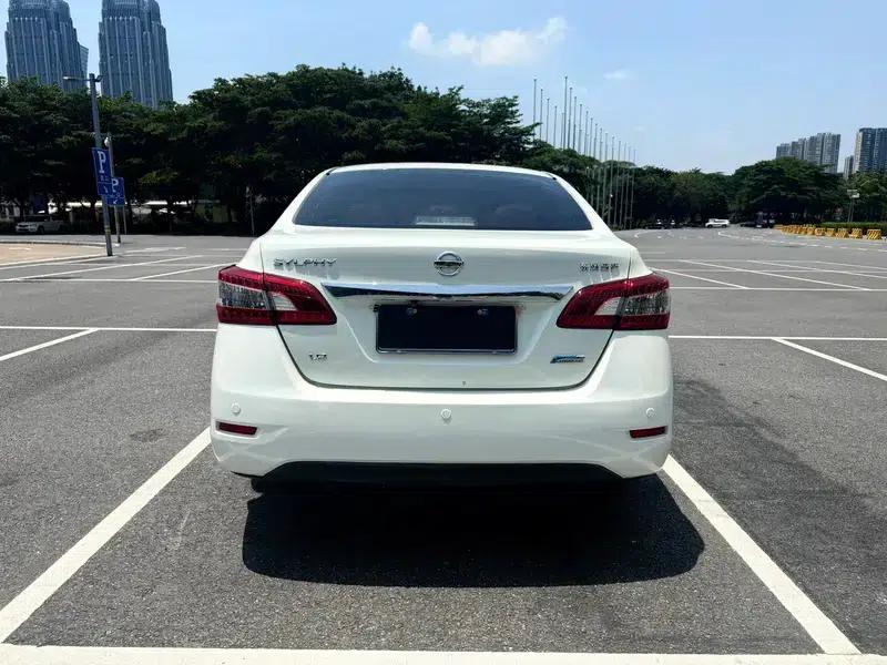Nissan Sylphy 2012 1.8XL CVT Luxury Edition — миниатюра 6