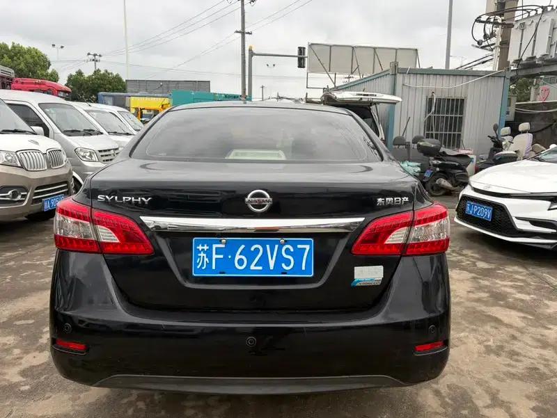 Nissan Sylphy 2012 1.6XL CVT Luxury Edition — миниатюра 5