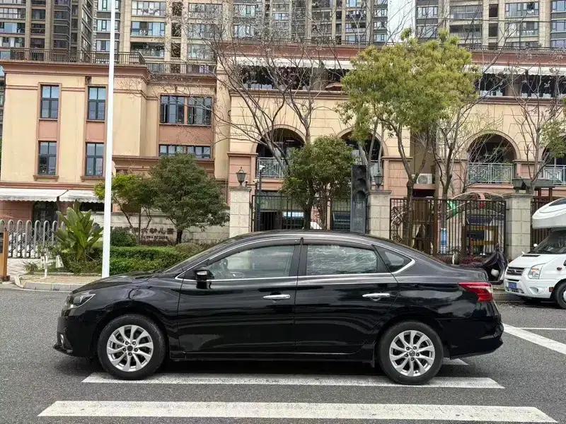 Nissan Sylphy 2016 Classic 1.6XL Manual Deluxe Edition — миниатюра 4
