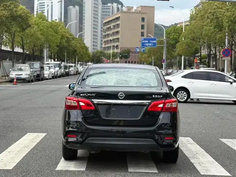Nissan Sylphy 2016 Classic 1.6XL Manual Deluxe Edition — миниатюра 6