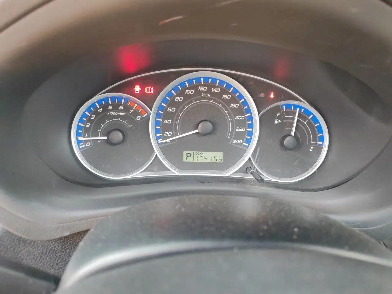 Subaru Forester 2012 2.5XS 15th Anniversary Deluxe Edition — миниатюра 11