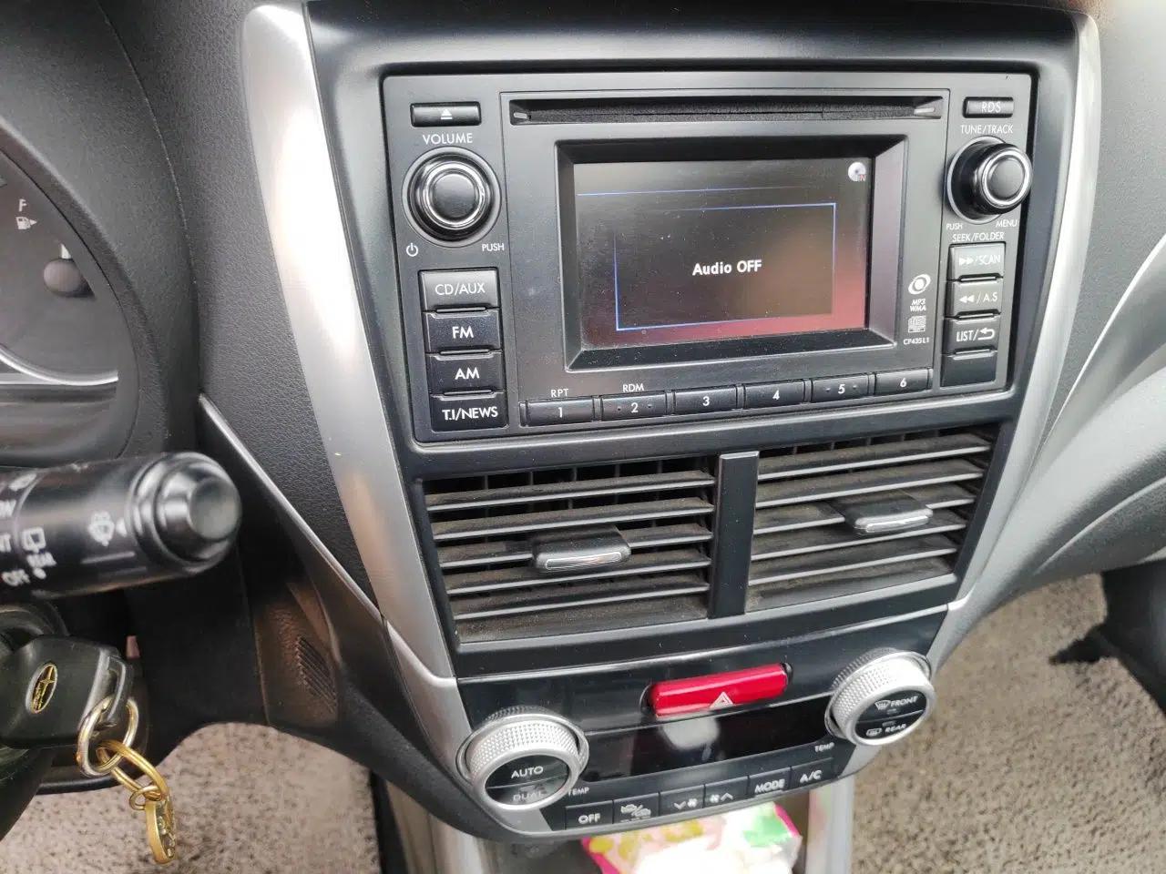 Subaru Forester 2012 2.5XS 15th Anniversary Deluxe Edition — миниатюра 13