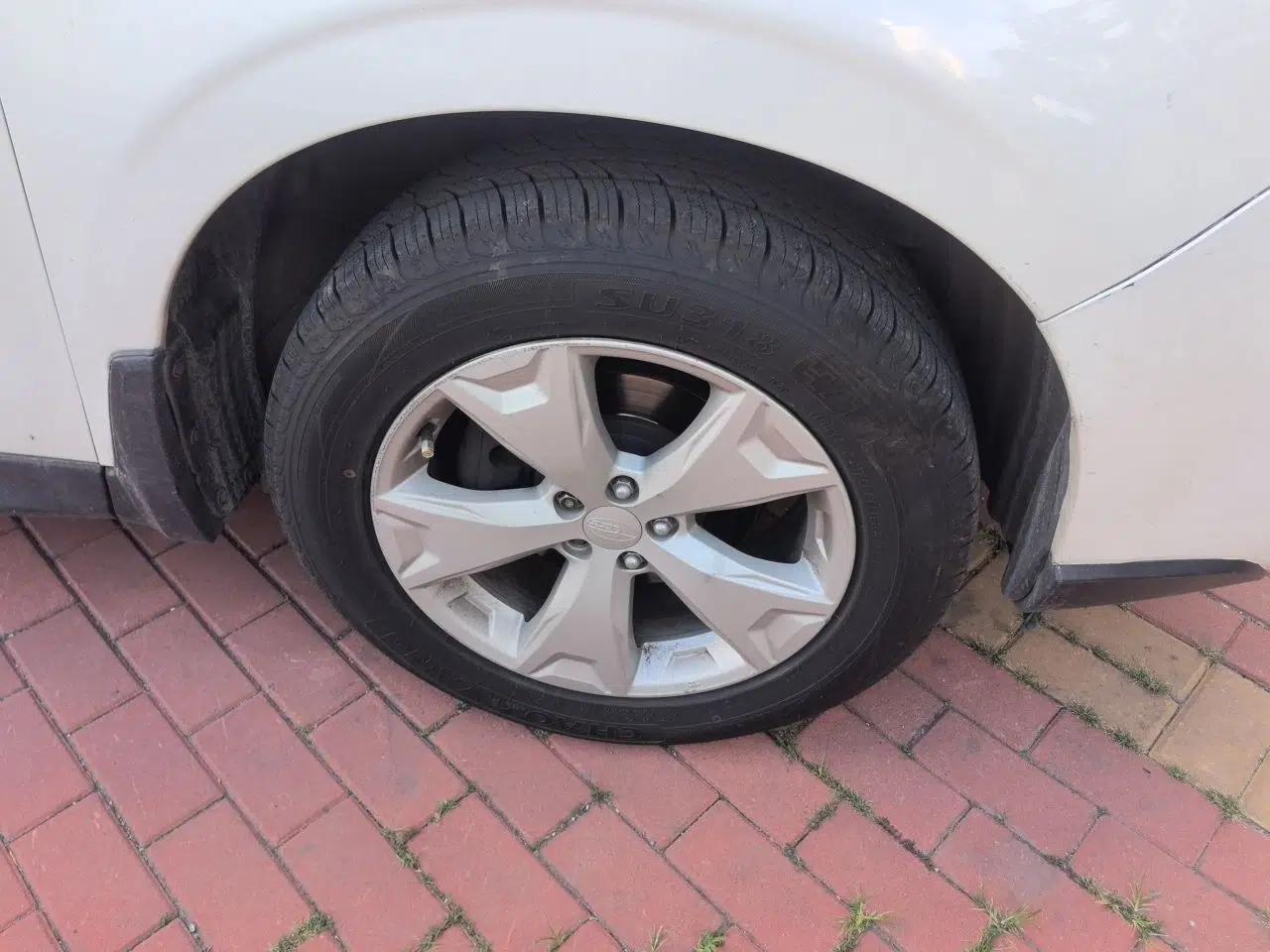 Subaru Forester 2013 2.5i Automatic Luxury Edition — миниатюра 8