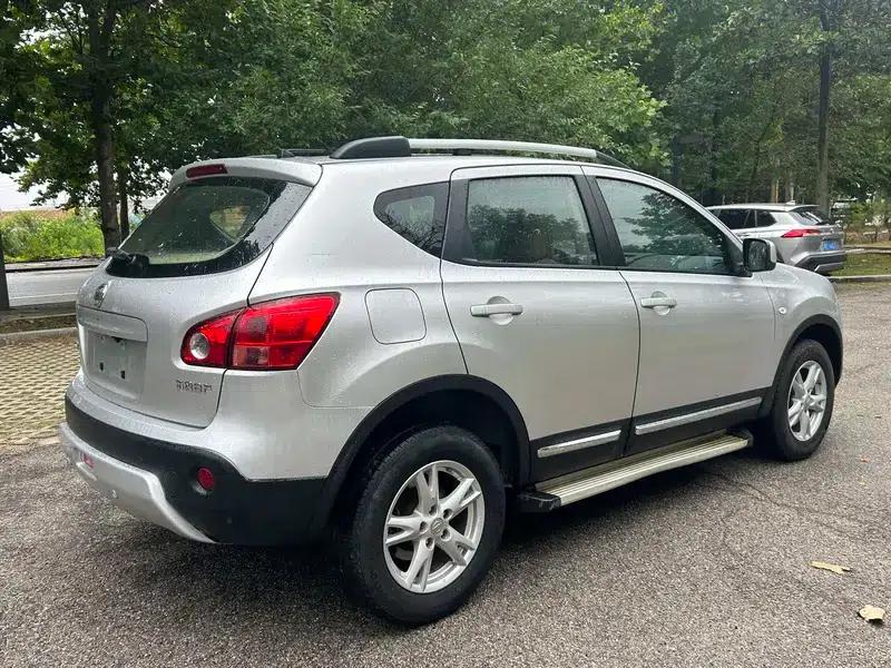 Nissan Qashqai 2011 2.0XL Fire 6MT 2WD — миниатюра 6