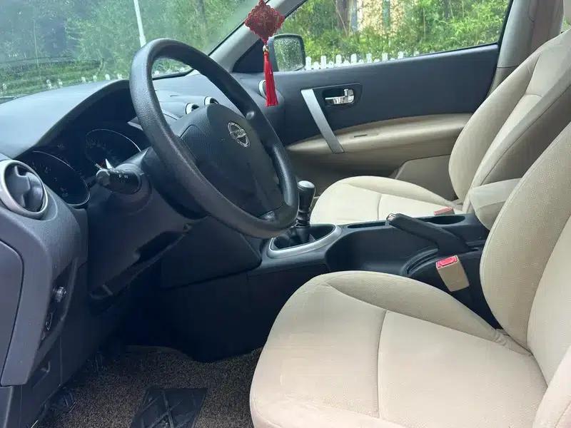 Nissan Qashqai 2011 2.0XL Fire 6MT 2WD — миниатюра 8