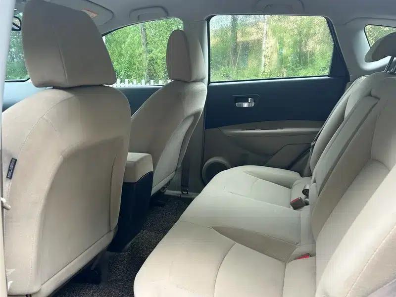 Nissan Qashqai 2011 2.0XL Fire 6MT 2WD — миниатюра 9