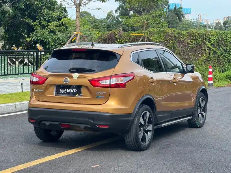 Nissan Qashqai 2016 2.0L CVT Luxury Edition — миниатюра 6