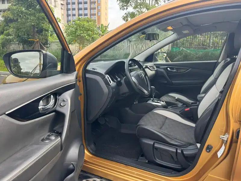 Nissan Qashqai 2016 2.0L CVT Luxury Edition — миниатюра 8