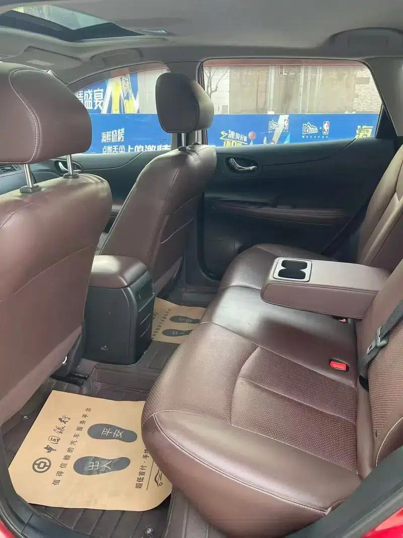 2014 Tiida 1.6L CVT Cool Edition — миниатюра 9