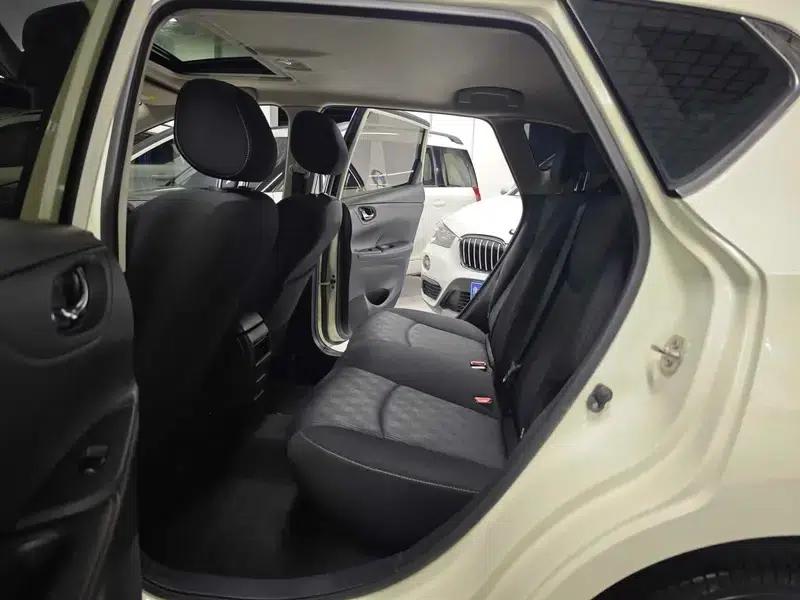 2016 Tiida 1.6L CVT Sport Edition — миниатюра 8
