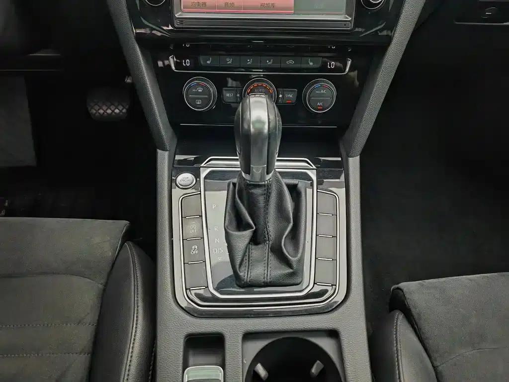 2017 Volkswagen Passat 330TSI DSG Luxury — миниатюра 13