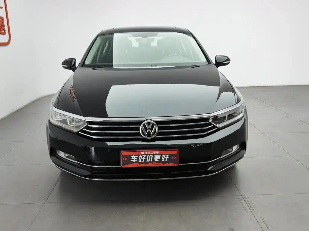 2017 Volkswagen Passat 330TSI DSG Luxury — миниатюра 3