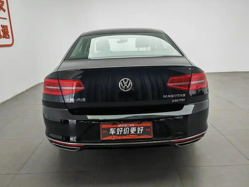 2017 Volkswagen Passat 330TSI DSG Luxury — миниатюра 4