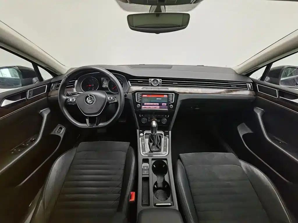 2017 Volkswagen Passat 330TSI DSG Luxury — миниатюра 5