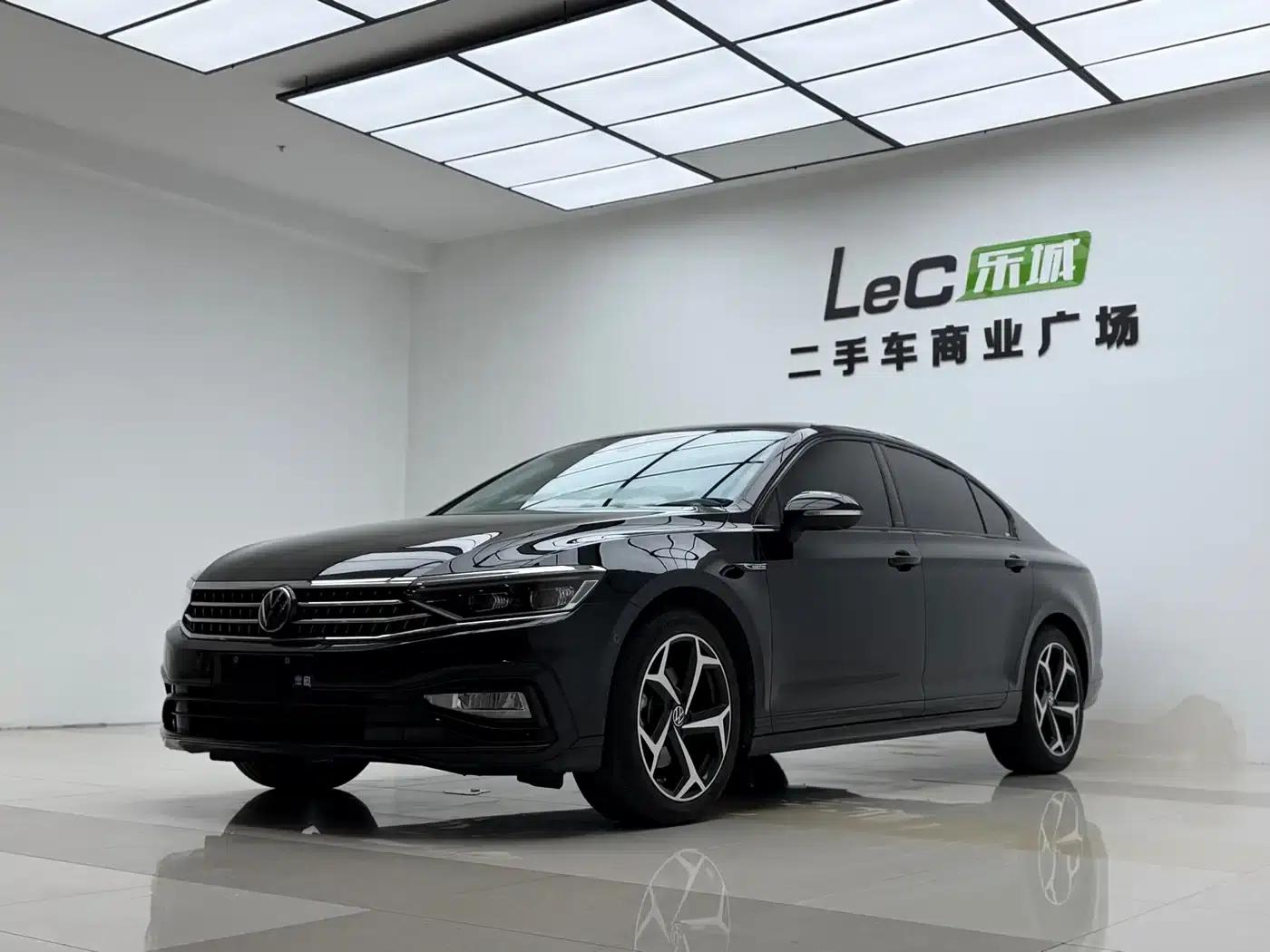 Volkswagen Magotan 2023 2 Millionth Unit Commemorative Edition 380TSI DSG Flagship Model — миниатюра 1