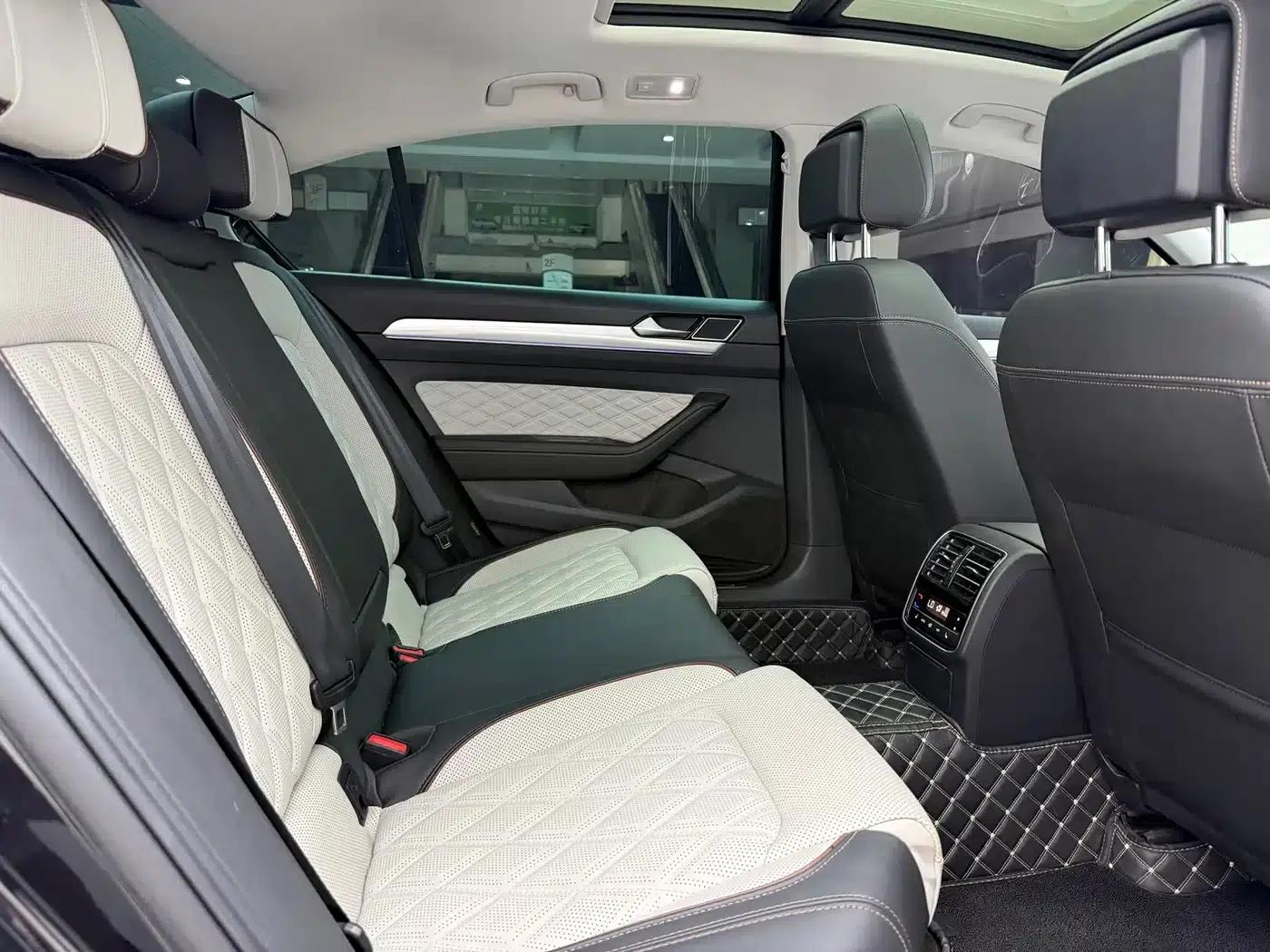 Volkswagen Magotan 2023 2 Millionth Unit Commemorative Edition 380TSI DSG Flagship Model — миниатюра 11