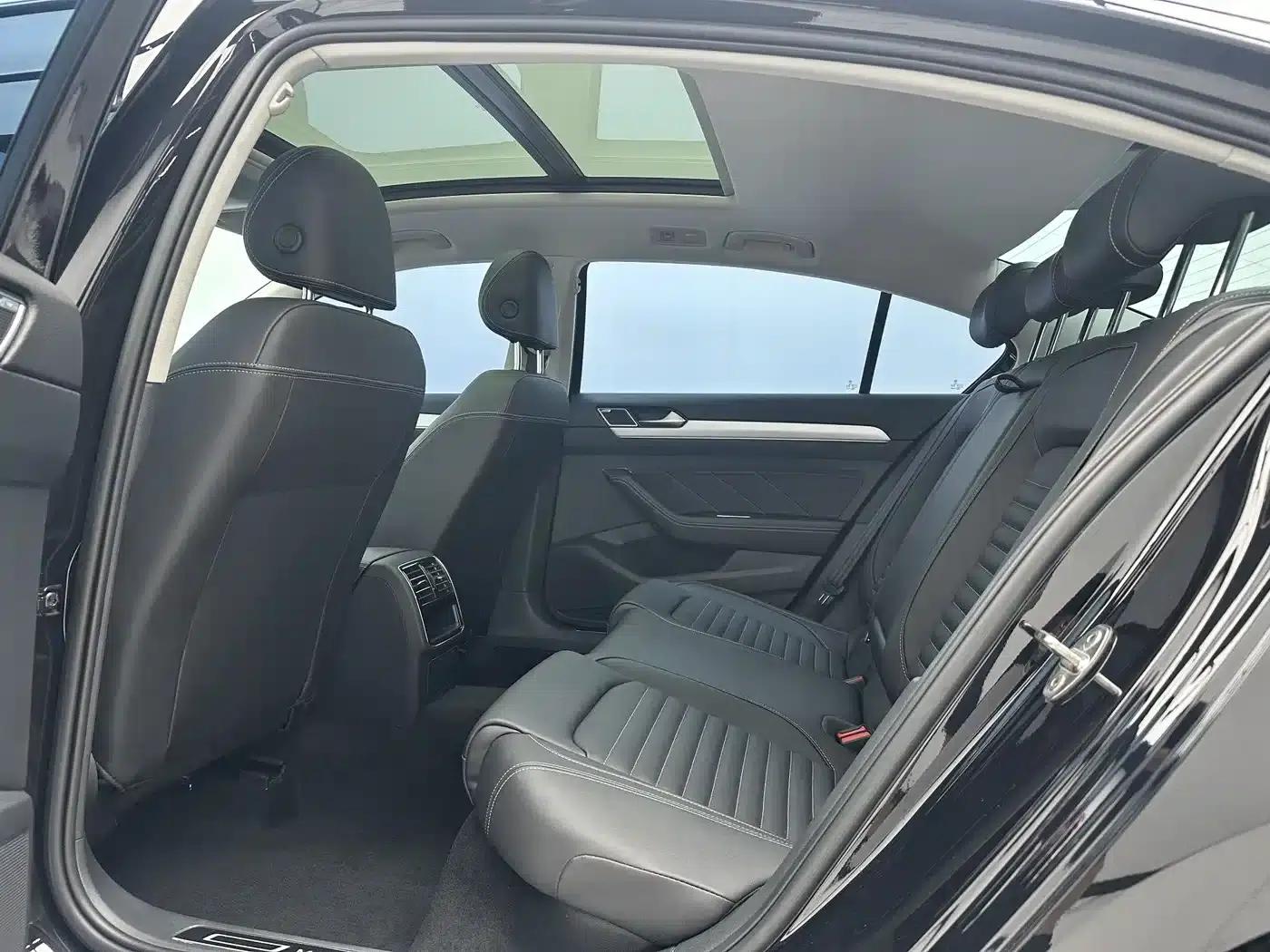 Volkswagen Magotan 2023 2 Millionth Unit Commemorative Edition 280TSI DSG Comfort Model — миниатюра 6
