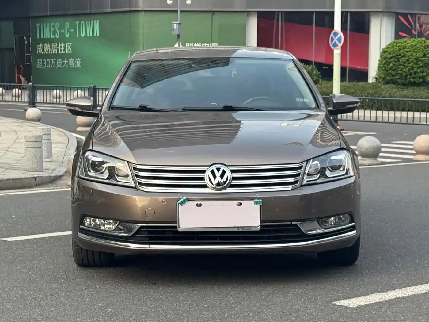 2015 Volkswagen Passat 1.8TSI Luxury — миниатюра 2