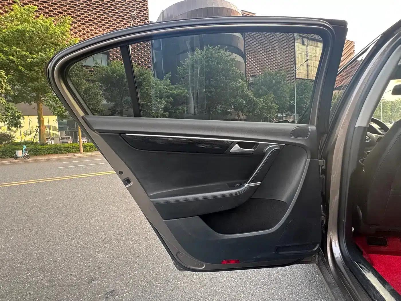 2015 Volkswagen Passat 1.8TSI Luxury — миниатюра 11