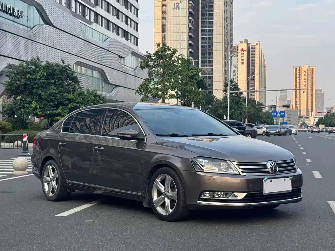 2015 Volkswagen Passat 1.8TSI Luxury — миниатюра 3
