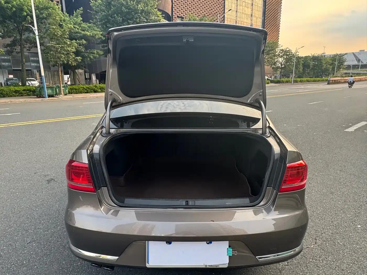 2015 Volkswagen Passat 1.8TSI Luxury — миниатюра 28