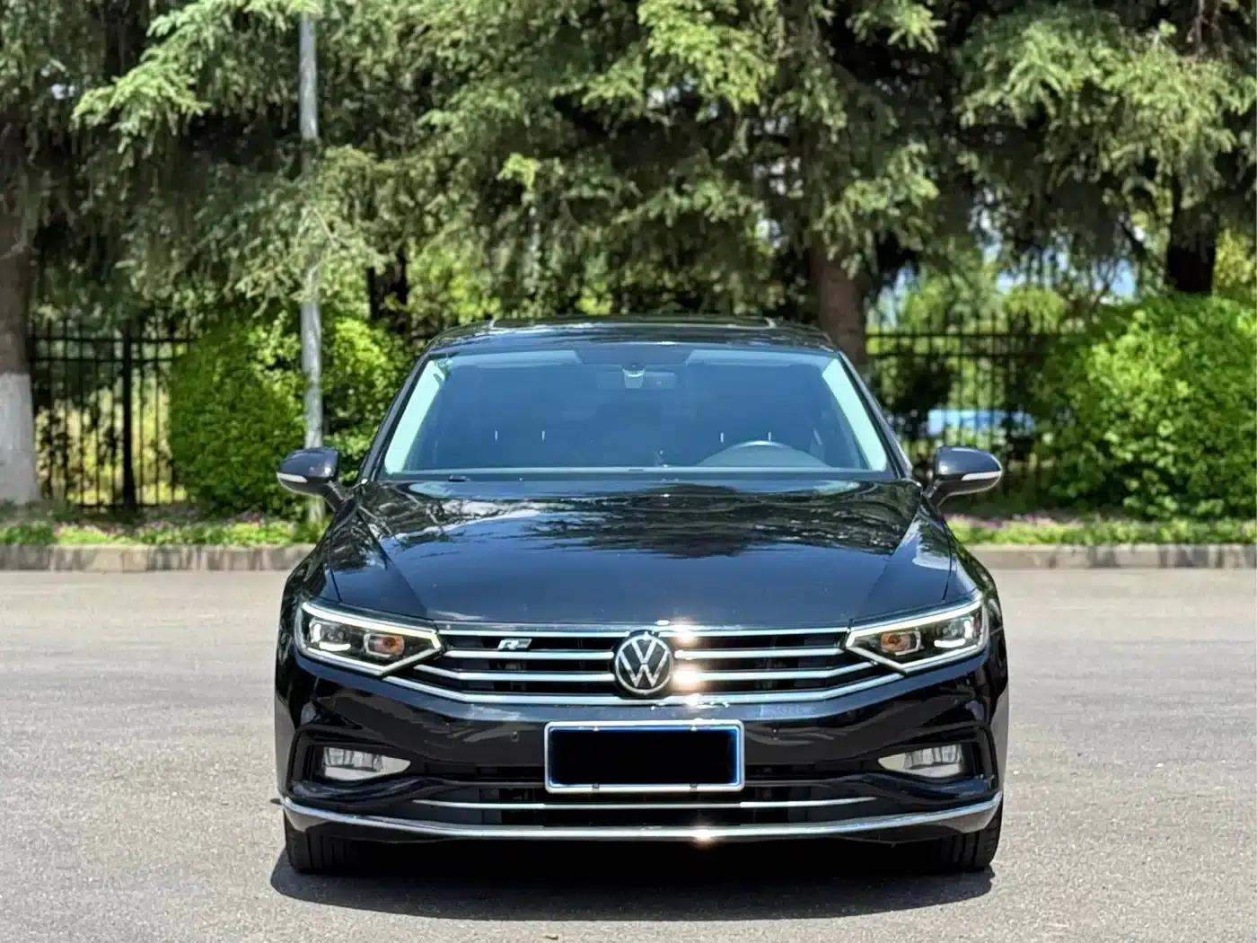 2020 Volkswagen Passat 330TSI DSG Leading Edition — миниатюра 2