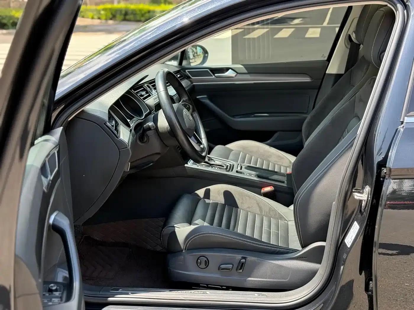 2020 Volkswagen Passat 330TSI DSG Leading Edition — миниатюра 7