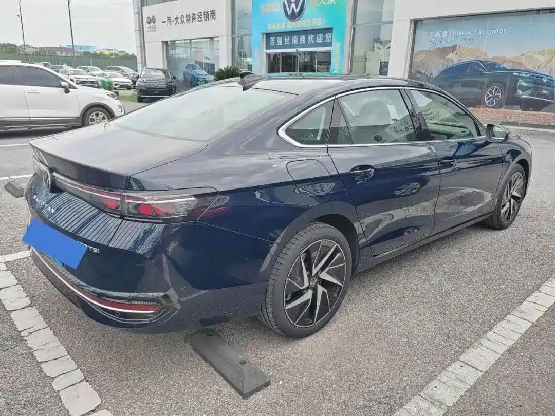 2024 Volkswagen Magotan 380TSI DSG Supreme Edition — миниатюра 4