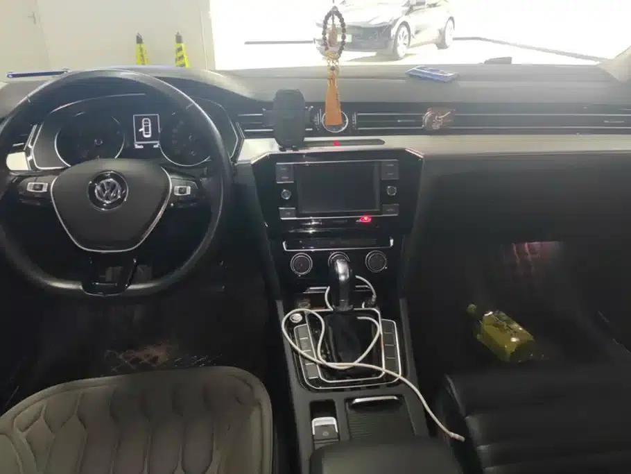 2018 Volkswagen Passat 330TSI DSG Leading Edition — миниатюра 12