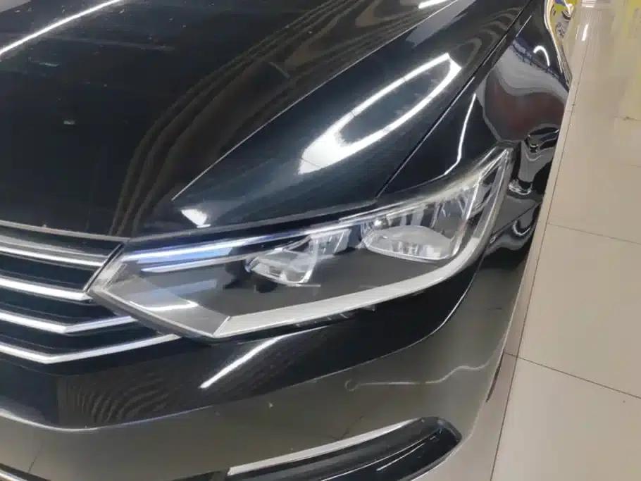 2018 Volkswagen Passat 330TSI DSG Leading Edition — миниатюра 5