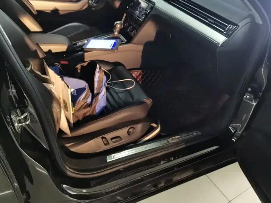 2018 Volkswagen Passat 330TSI DSG Leading Edition — миниатюра 8