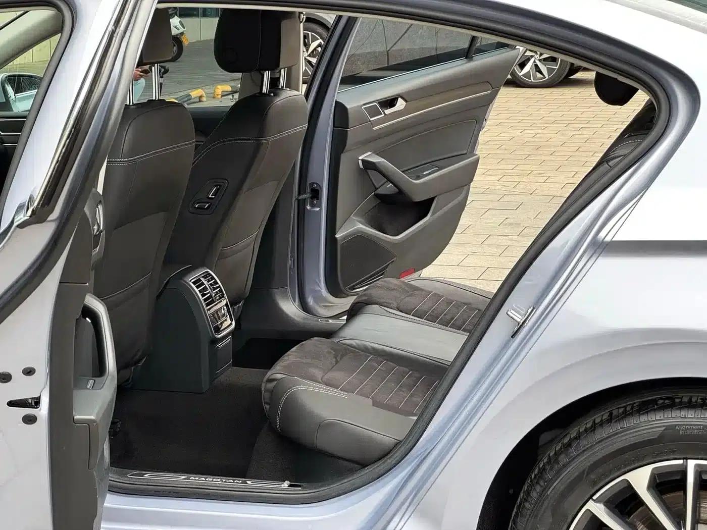 2020 Volkswagen Passat 330TSI DSG Luxury — миниатюра 12