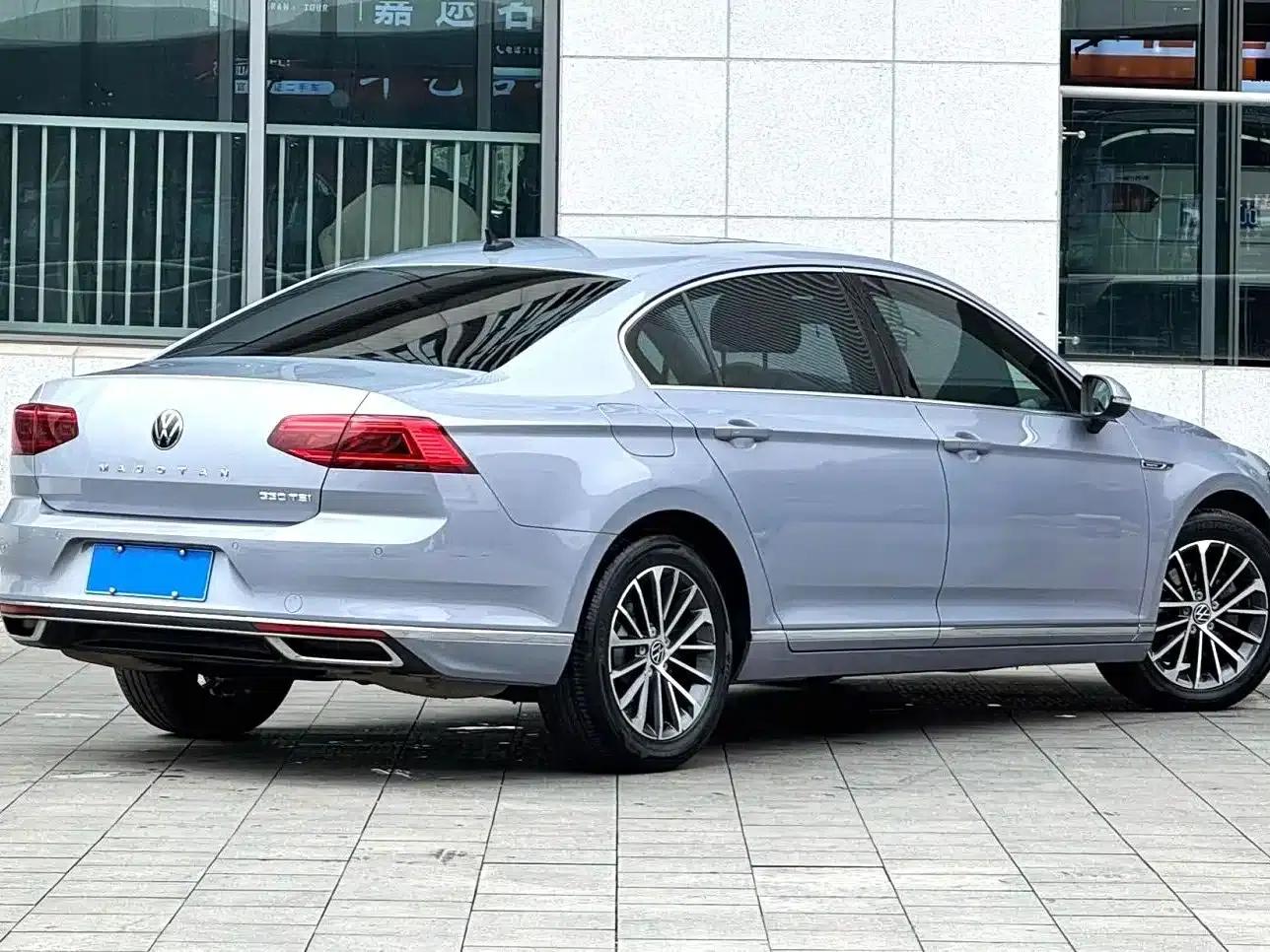 2020 Volkswagen Passat 330TSI DSG Luxury — миниатюра 13