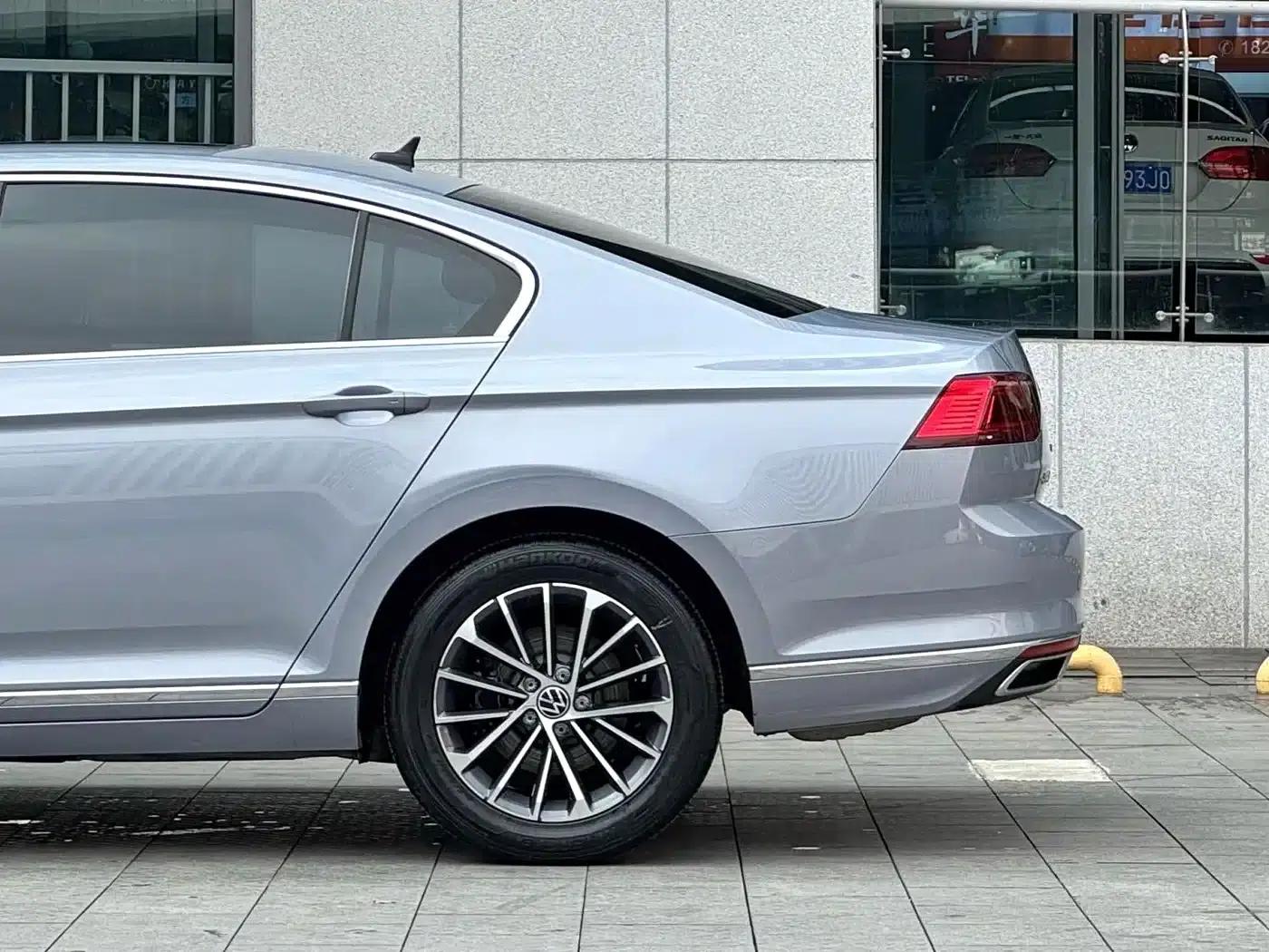 2020 Volkswagen Passat 330TSI DSG Luxury — миниатюра 14