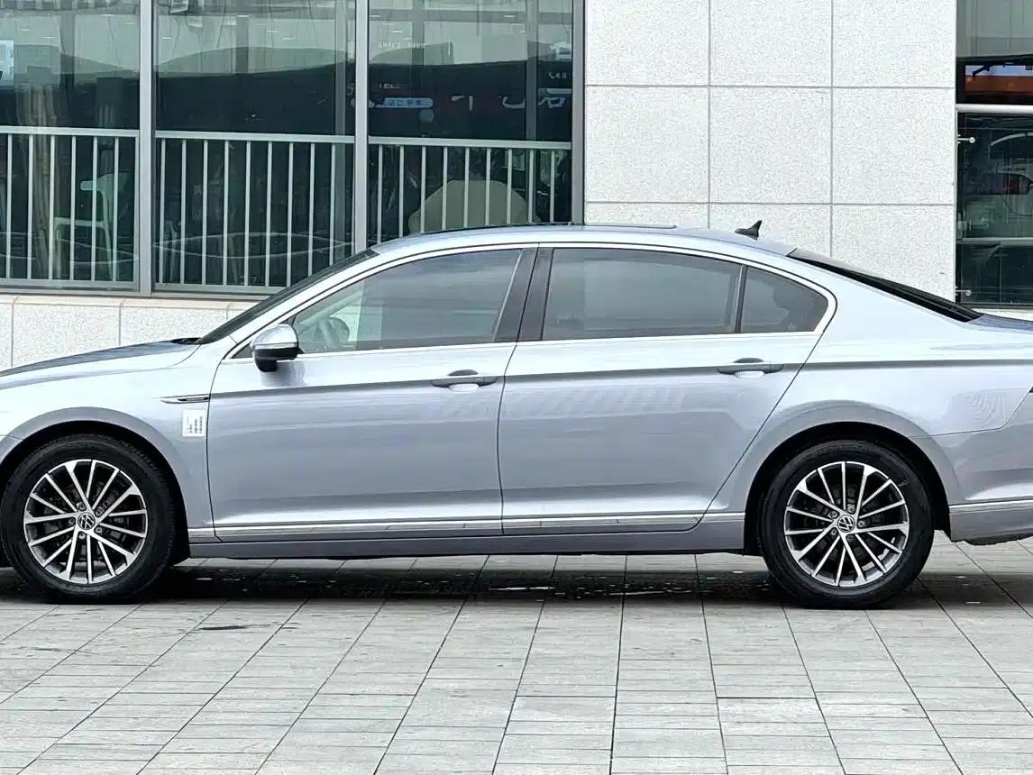 2020 Volkswagen Passat 330TSI DSG Luxury — миниатюра 15