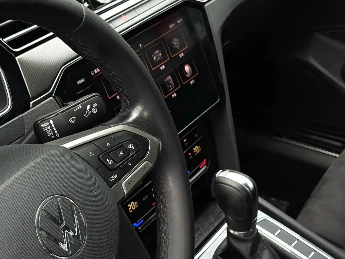 2020 Volkswagen Passat 330TSI DSG Luxury — миниатюра 8