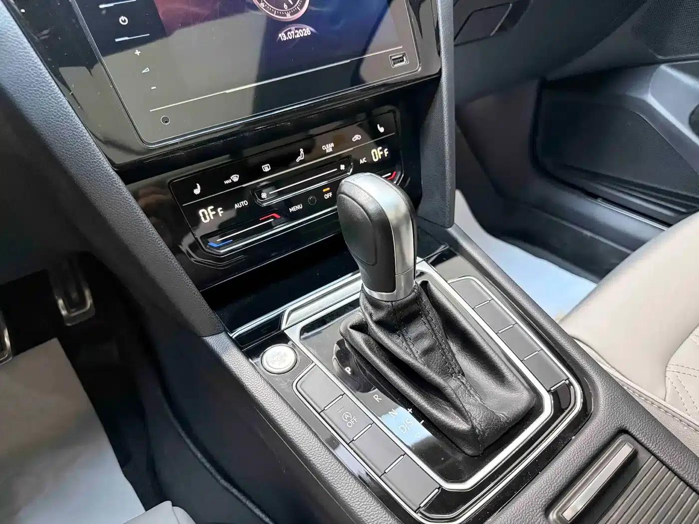 Magotan 2023 2 Millionth Unit Commemorative Edition 280TSI DSG Leading Model — миниатюра 9