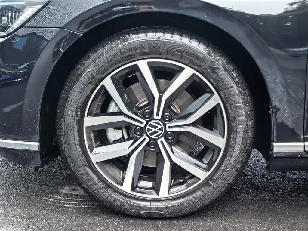 2020 Volkswagen Passat 330TSI DSG Leading Edition — миниатюра 20